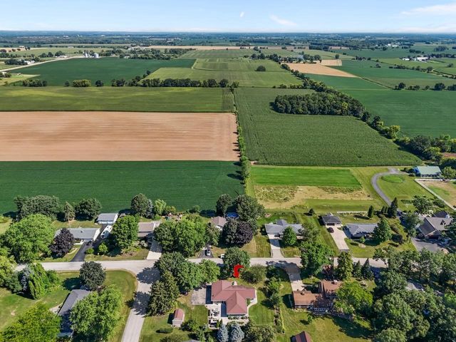 5771 ST IVES ROAD, Oshkosh, WI 54904