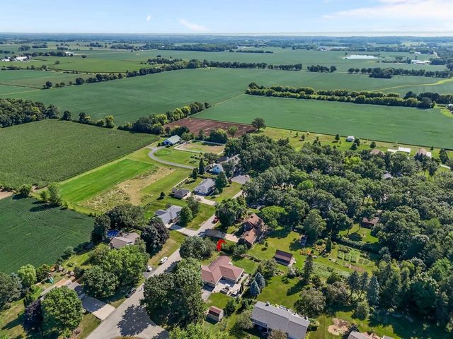 5771 ST IVES ROAD, Oshkosh, WI 54904