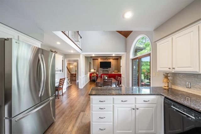 7616 Slater Street, Overland Park, KS 66204