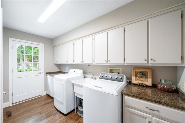 7616 Slater Street, Overland Park, KS 66204