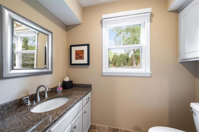 7616 Slater Street, Overland Park, KS 66204