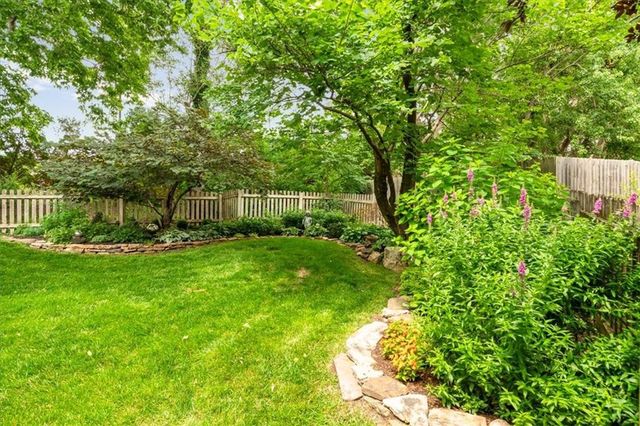 7616 Slater Street, Overland Park, KS 66204