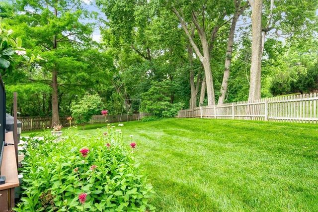 7616 Slater Street, Overland Park, KS 66204
