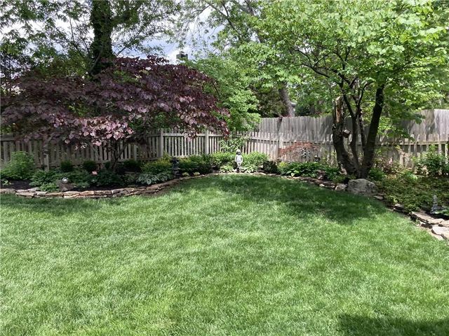 7616 Slater Street, Overland Park, KS 66204