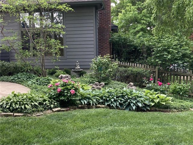 7616 Slater Street, Overland Park, KS 66204