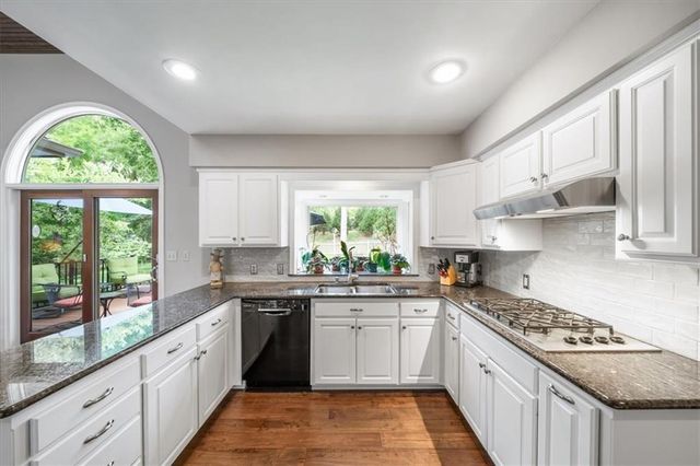 7616 Slater Street, Overland Park, KS 66204