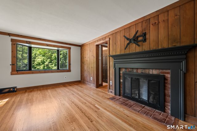 11 Bantle Road, Glastonbury, CT 06033