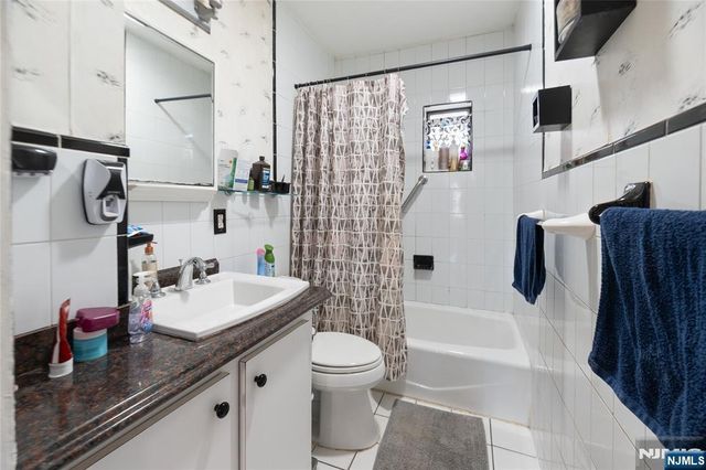 255 Elm Avenue, Bogota, NJ 07603