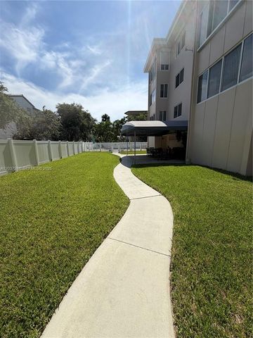 1965 S Ocean Blvd 208, Lauderdale By The Sea, FL 33062