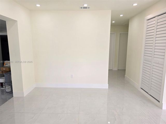 571 E 54th St, Hialeah, FL 33013