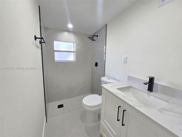 571 E 54th St, Hialeah, FL 33013