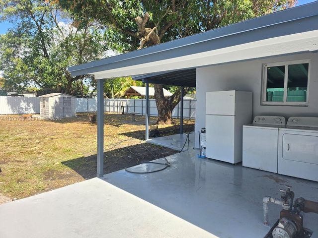 571 E 54th St, Hialeah, FL 33013