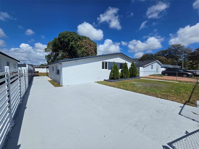 571 E 54th St, Hialeah, FL 33013