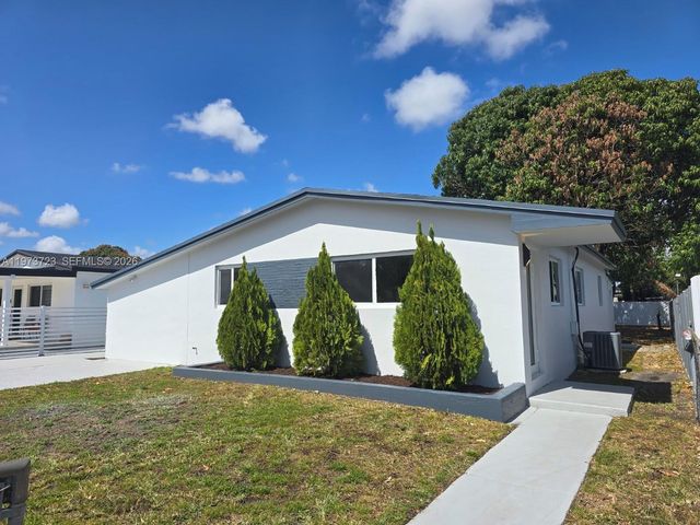 571 E 54th St, Hialeah, FL 33013