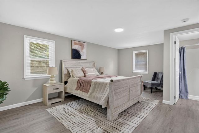 1 Arlington Rd, Wareham, MA 02571