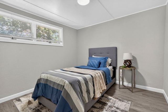 1 Arlington Rd, Wareham, MA 02571