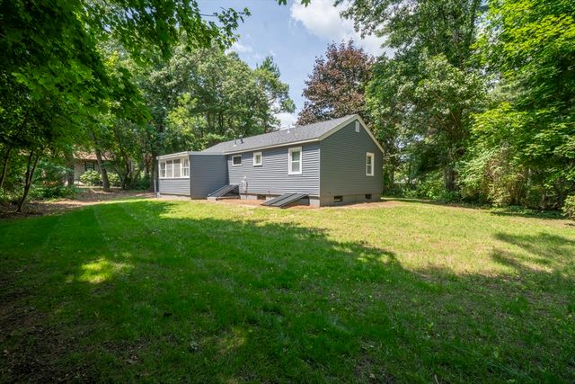 1 Arlington Rd, Wareham, MA 02571