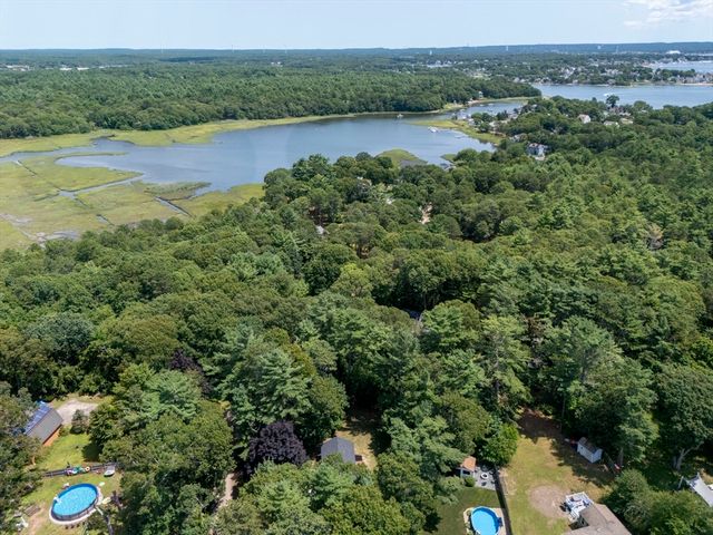 1 Arlington Rd, Wareham, MA 02571