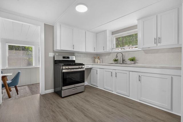 1 Arlington Rd, Wareham, MA 02571