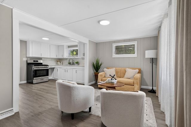 1 Arlington Rd, Wareham, MA 02571