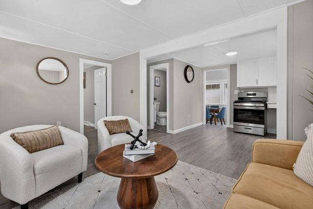 1 Arlington Rd, Wareham, MA 02571