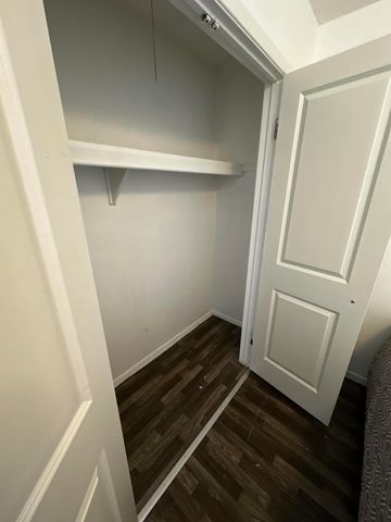 4601 Carlisle Boulevard NE D-8, Albuquerque, NM 87109