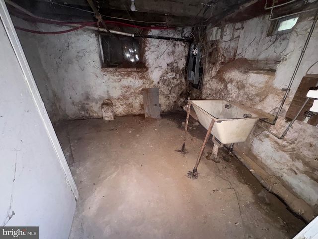 215 N PEACH ST, Philadelphia, PA 19139