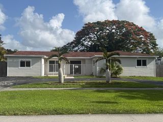 10601 SW 96th Street, Miami, FL 33176