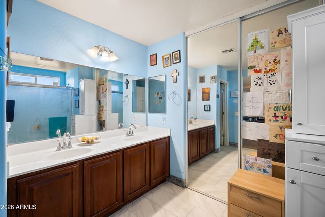 28162 N GRANITE Avenue, San Tan Valley, AZ 85143