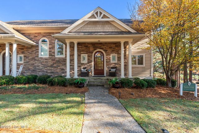 140 Cochrane Castle Circle, Pinehurst, NC 28374