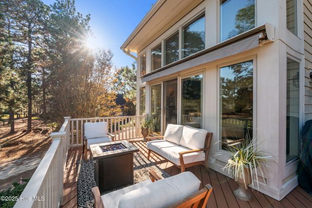 140 Cochrane Castle Circle, Pinehurst, NC 28374