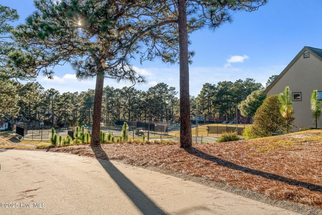 140 Cochrane Castle Circle, Pinehurst, NC 28374