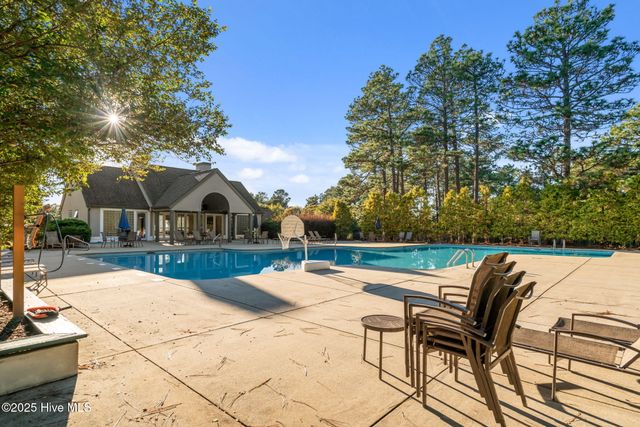 140 Cochrane Castle Circle, Pinehurst, NC 28374
