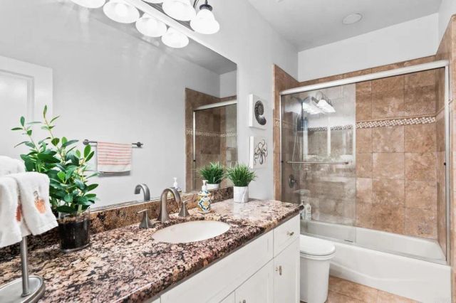 9460 Slope St., Santee, CA 92071