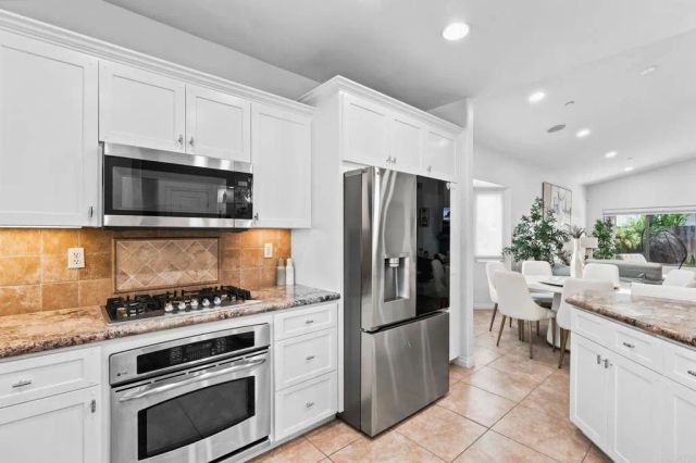 9460 Slope St., Santee, CA 92071