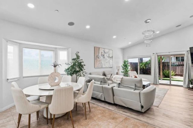 9460 Slope St., Santee, CA 92071