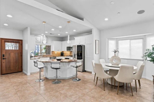 9460 Slope St., Santee, CA 92071