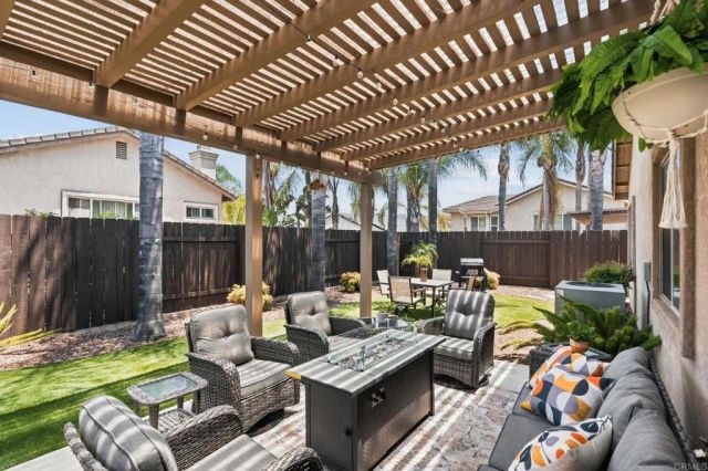 9460 Slope St., Santee, CA 92071