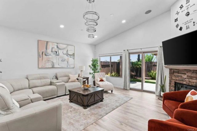 9460 Slope St., Santee, CA 92071