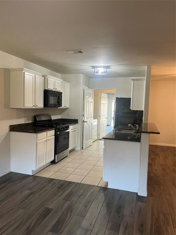 9919 Opal Rock Drive, Rosharon, TX 77583