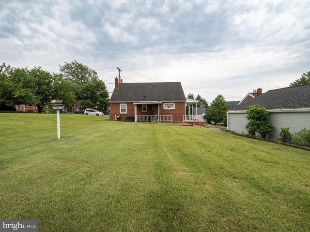 310 SYCAMORE ST, Mohnton, PA 19540
