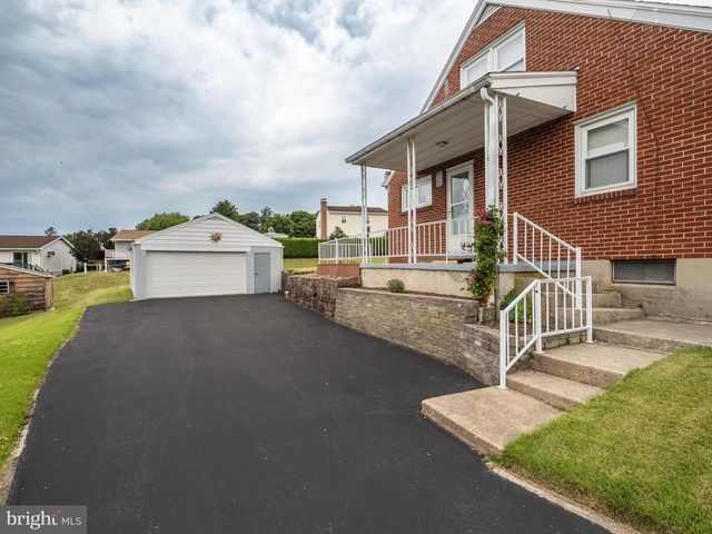 310 SYCAMORE ST, Mohnton, PA 19540