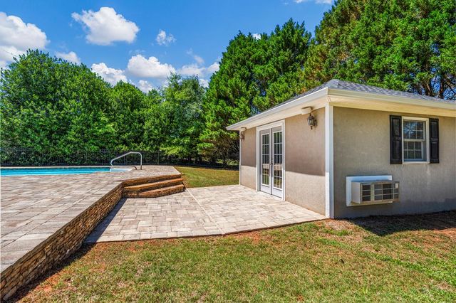111 Prestwick Drive, Lagrange, GA 30241