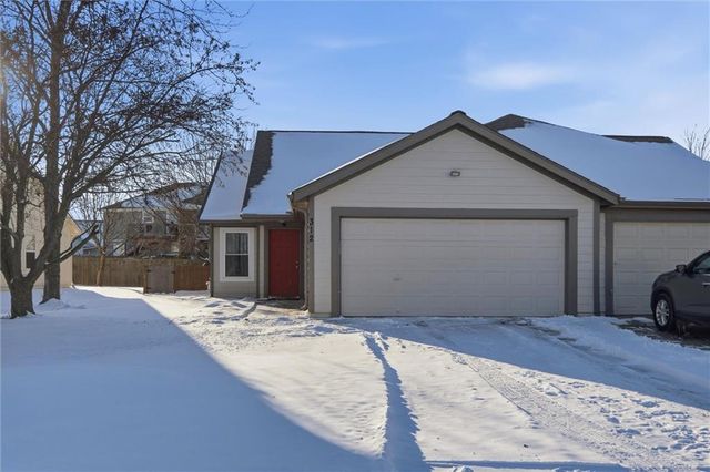 312 S Stone Creek Drive, Gardner, KS 66030
