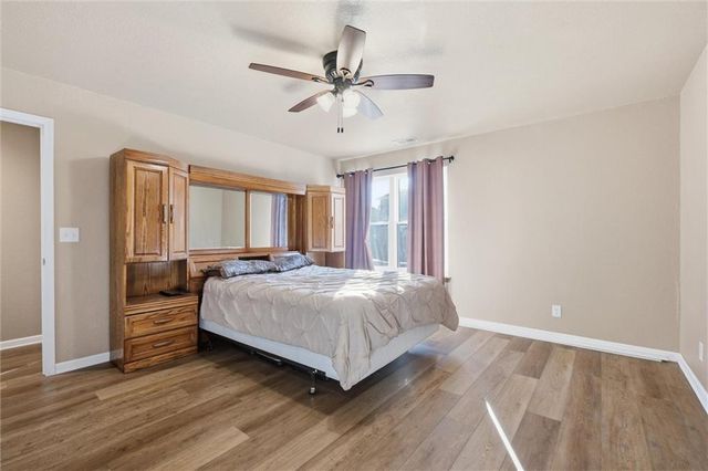 312 S Stone Creek Drive, Gardner, KS 66030