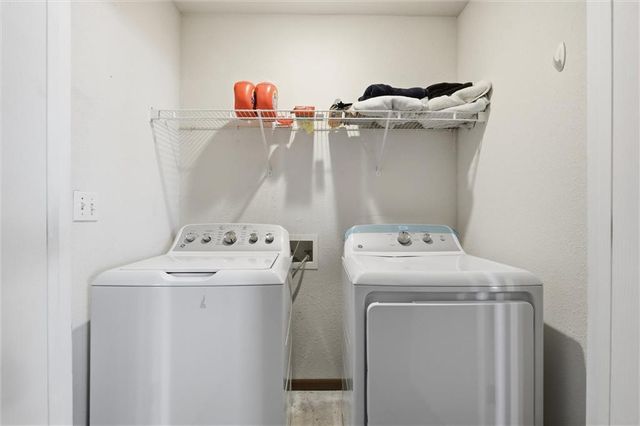 312 S Stone Creek Drive, Gardner, KS 66030