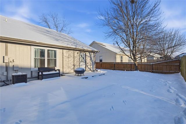 312 S Stone Creek Drive, Gardner, KS 66030