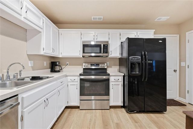 312 S Stone Creek Drive, Gardner, KS 66030