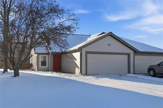 312 S Stone Creek Drive, Gardner, KS 66030