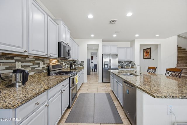 1105 W SPUR Drive, Phoenix, AZ 85085